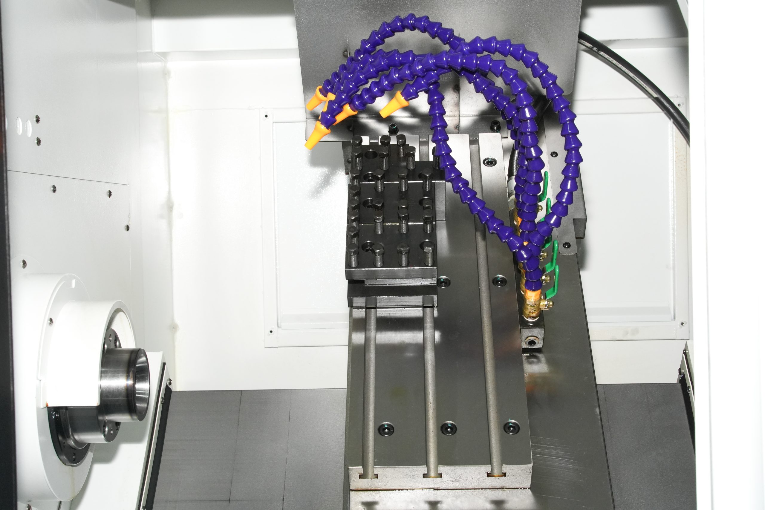 MÁY TIỆN KIM LOẠI CNC HCL300A - Ảnh 4